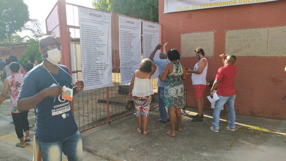 Veja como justificar a ausência na votação do 1° turno das eleições na Bahia — Foto: Lisboa Junior/TV Bahia 