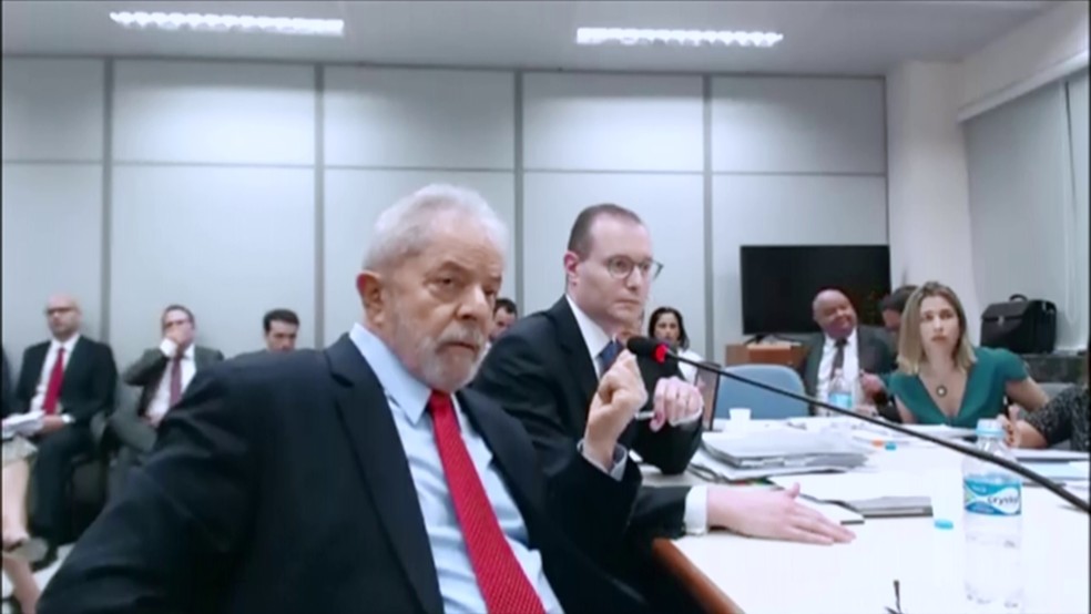 O ex-presidente Lula durante depoimento sobre o processo do sítio de Atibaia — Foto: Reprodução