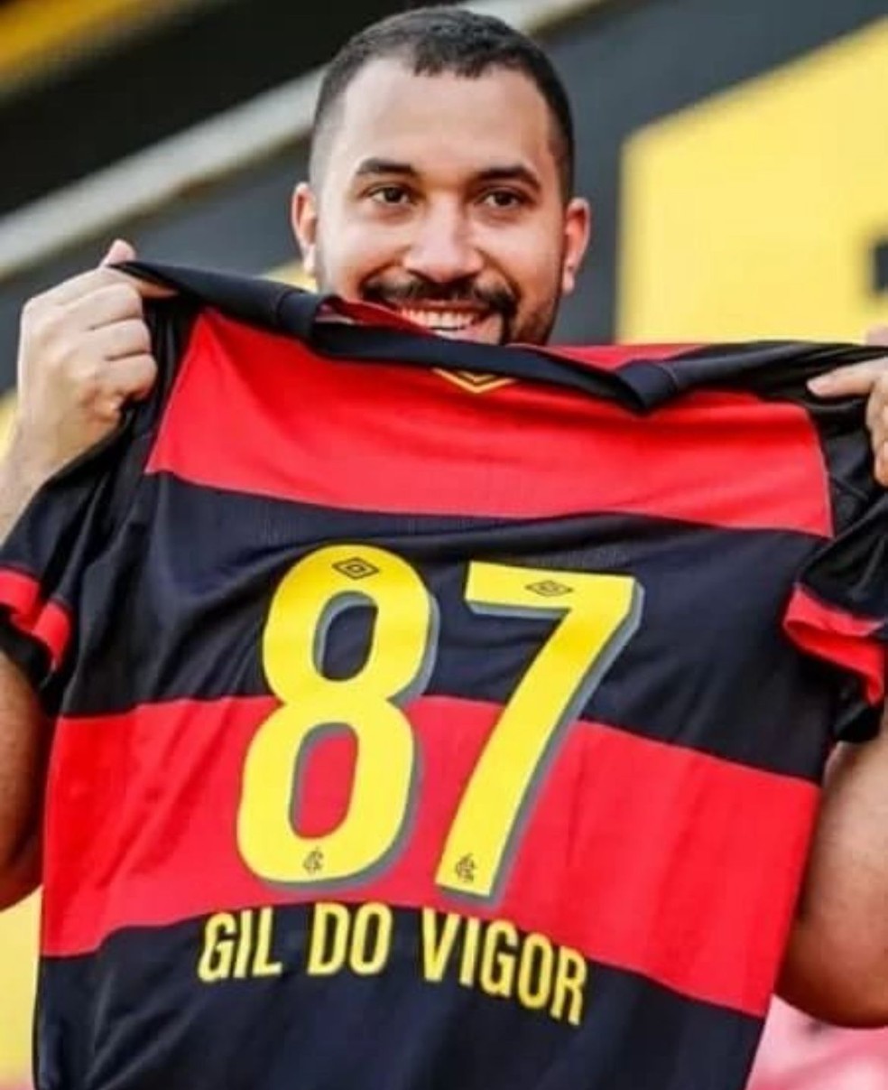 Gil do Vigor com camisa do Sport — Foto: Reprodução