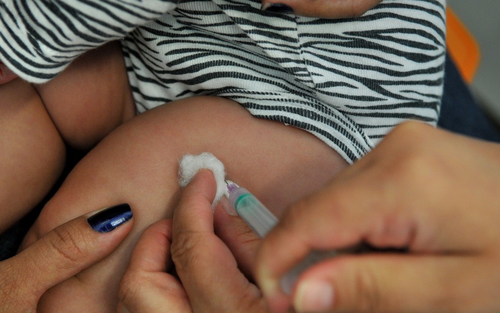 COMEÇOU A REPRESSÃO: Ministério Público alerta que pode multar e até tirar a guarda de pais que não vacinarem os filhos