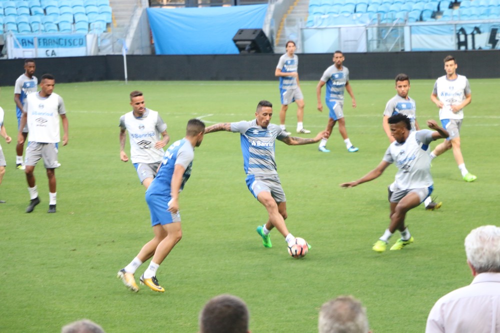Renato fecha treino do Grêmio na Arena e evita indicar escalação para a final