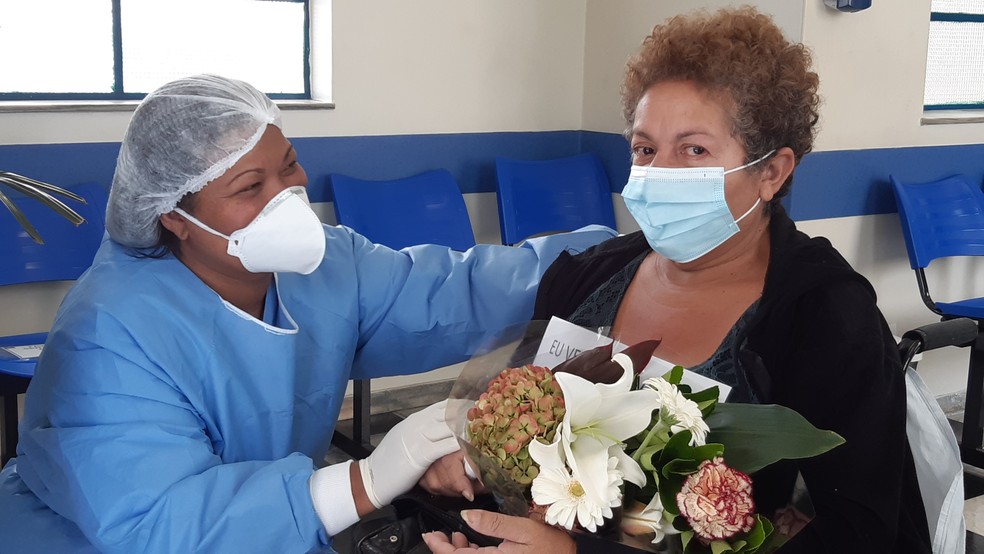 Maria Nilvan recebeu alta em 7 de julho, ap&oacute;s ficar 31 dias internada no Hospital S&atilde;o Vicente de Paulo, em Jundia&iacute; (SP) &mdash; Foto: Divulga&ccedil;&atilde;o/Hospital S&atilde;o Vicente de Paulo