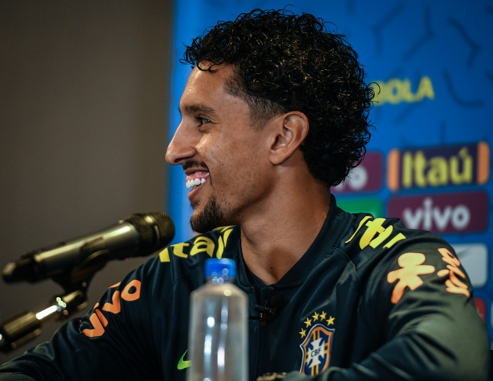Marquinhos na entrevista coletiva da seleção brasileira — Foto: Pedro Martins / MowaPress