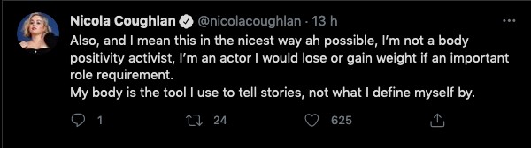 Um dos tuítes da atriz Nicola Coughlan criticando os comentários e questionamentos constantes sobre seu corpo (Foto: Twitter)