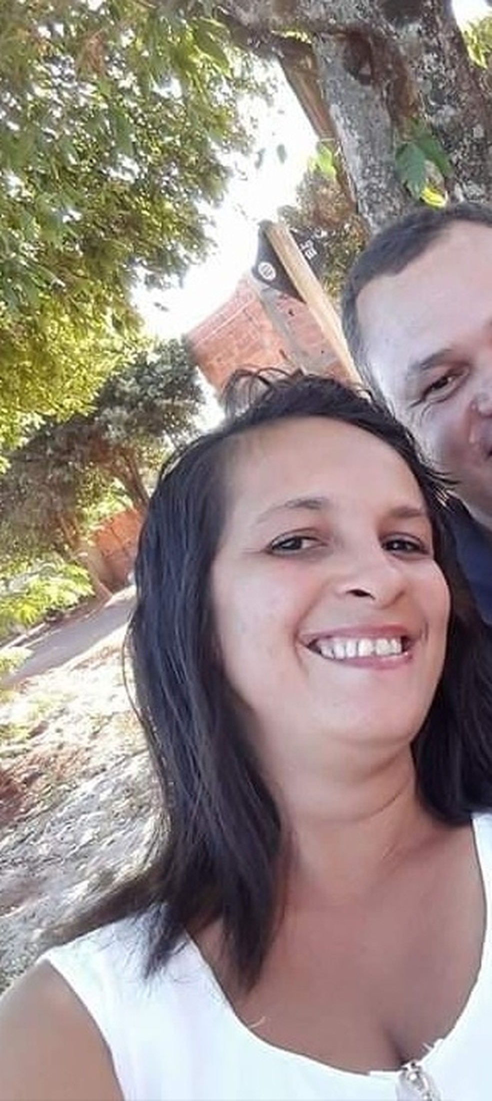 Janice Oliveira dos Santos Almeida foi encontrada ferida na quitinete em que morava com o marido — Foto: Arquivo Pessoal/Reprodução