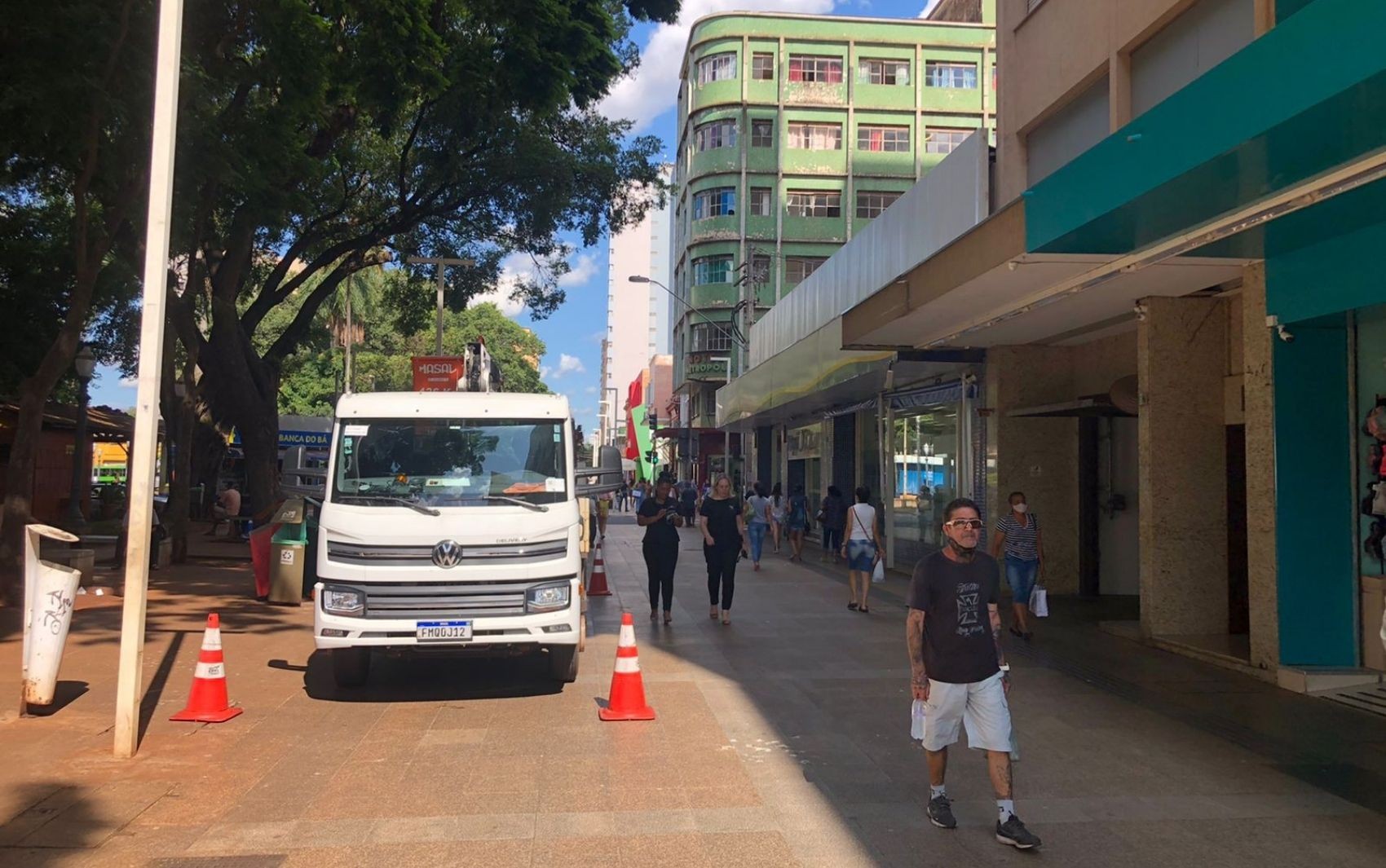 Apagão no calçadão deixa estabelecimentos sem energia em Ribeirão Preto, SP