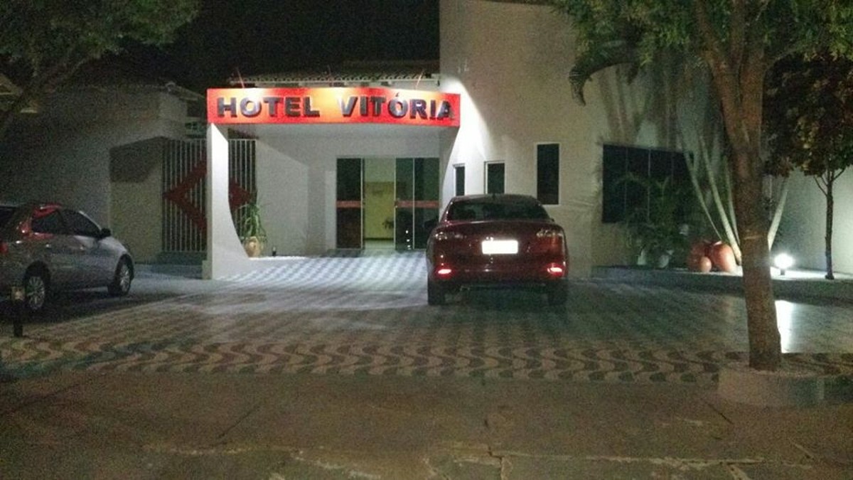 Casal gay afirma ter sido expulso de hotel por homofobia em Araguaçu