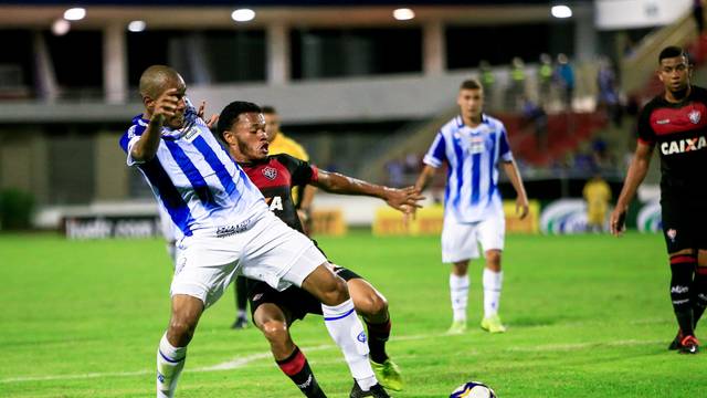 CSA e VitÃ³ria empatam no Rei PelÃ©