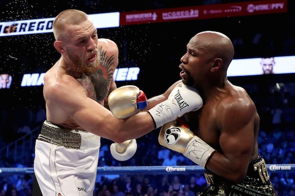A luta entre Conor McGregor e Floyd Mayweather (Foto: Getty Images)