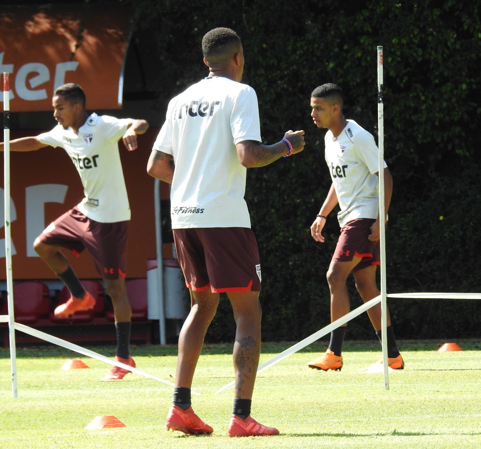 Brenner treinou nesta quinta-feira no CT do São Paulo (Foto: Marcelo Hazan)