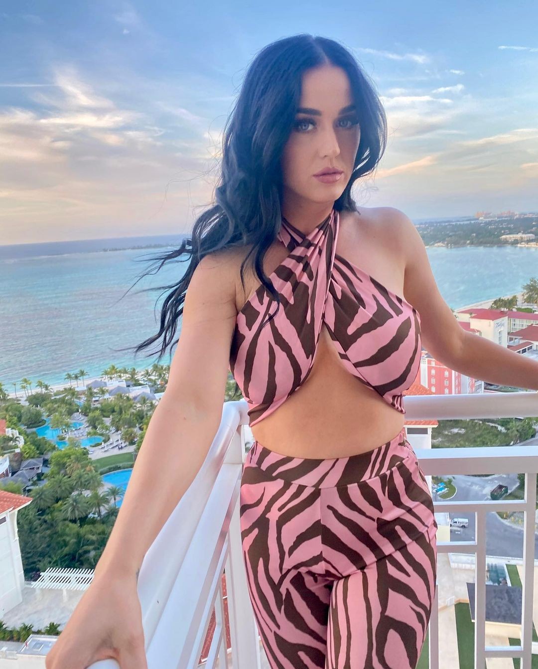 Katy Perry encantou seguidores com cliques feitos em Bahamas (Foto: Reprodução/Instagram)