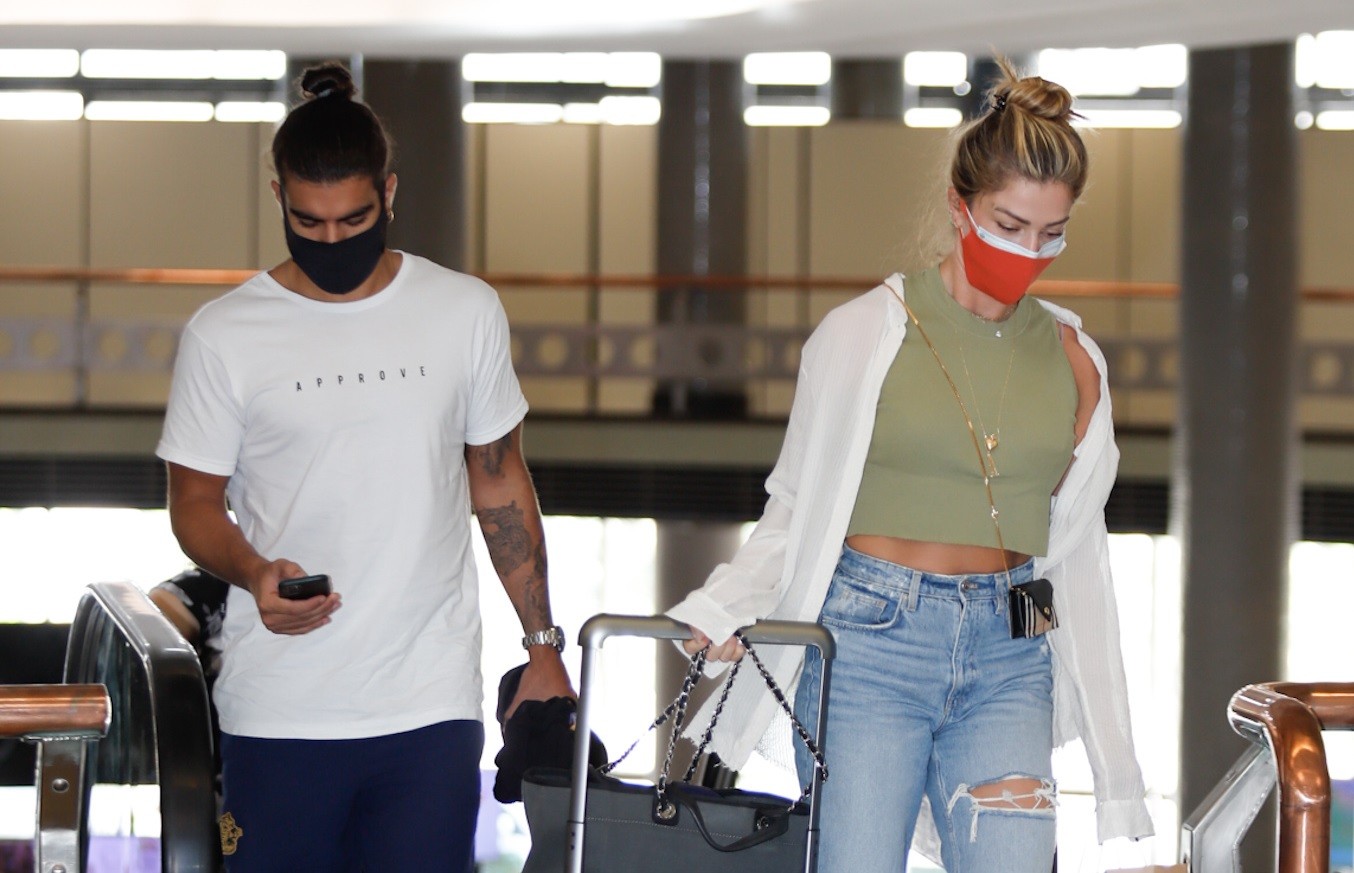 Grazi Massafera e Caio Castro são fotografados juntos antes de viagem