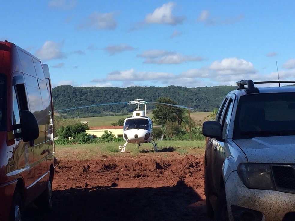 Helicóptero foi usado nas buscas a suspeitos de ataque em Porto Xavier — Foto: Divulgação/BM