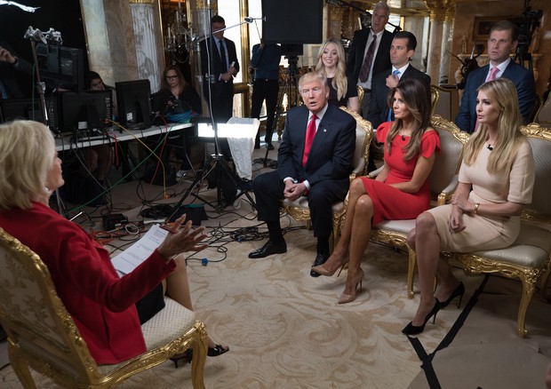 Donald Trump, Melania Trump e Ivanka Trump participaram do programa "60 Minutes", da CBS (Foto: Reprodução)