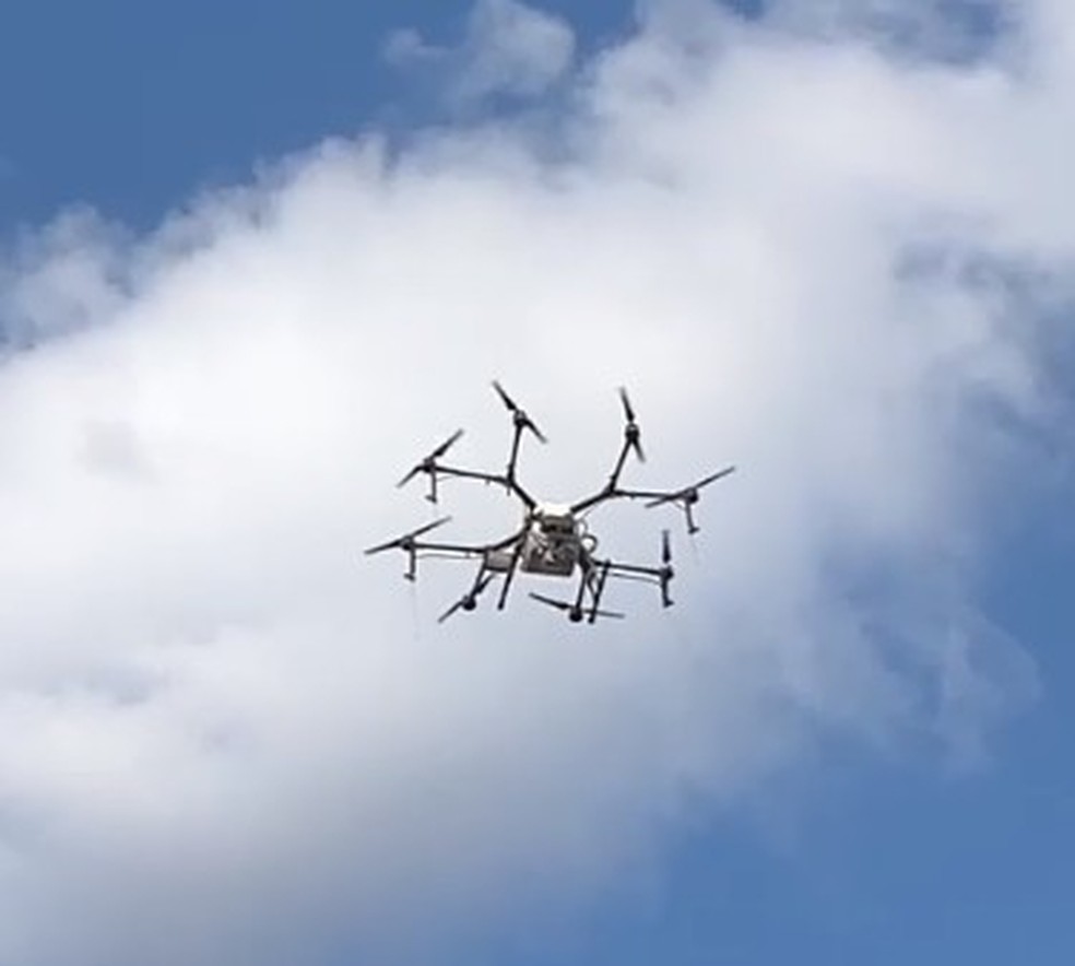 Lula e Kalil: drone atira fezes e urina em público de Uberlândia