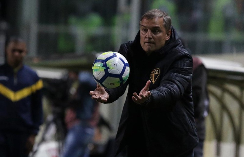 Atuações em tropeços servem de apoio ao São Paulo na busca pela retomada da liderança