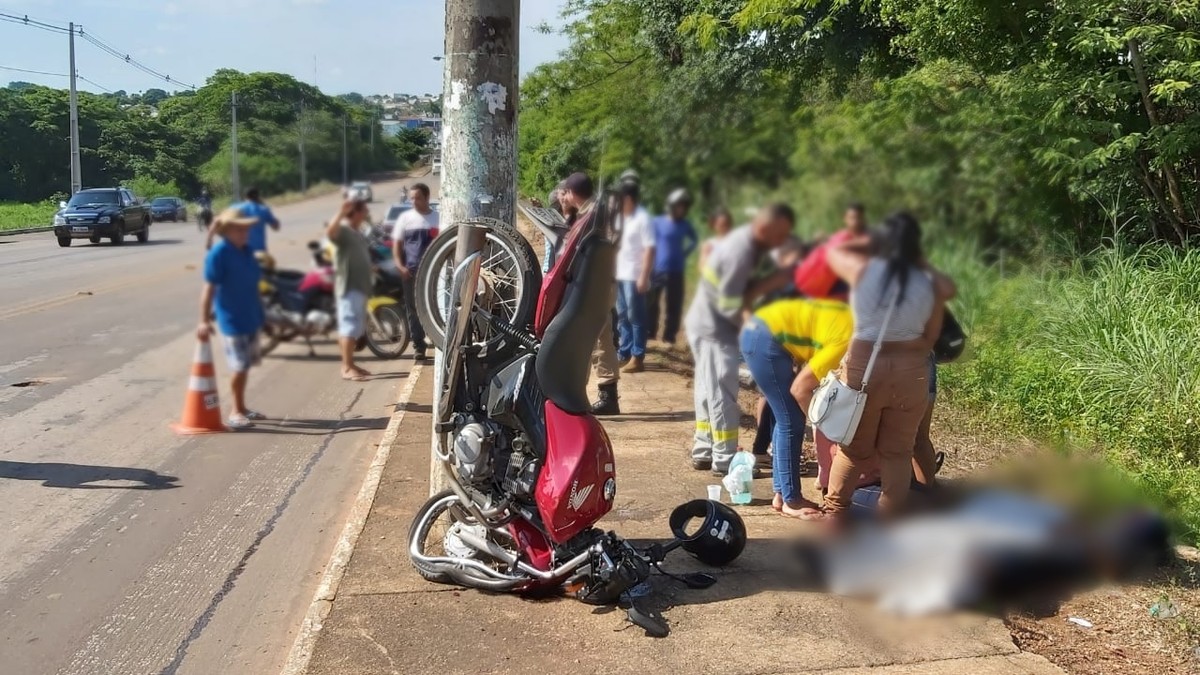 Homem Morre Após Motocicleta Bater Em Poste Em Avenida De Gurupi Veículo Ficou Em Pé 