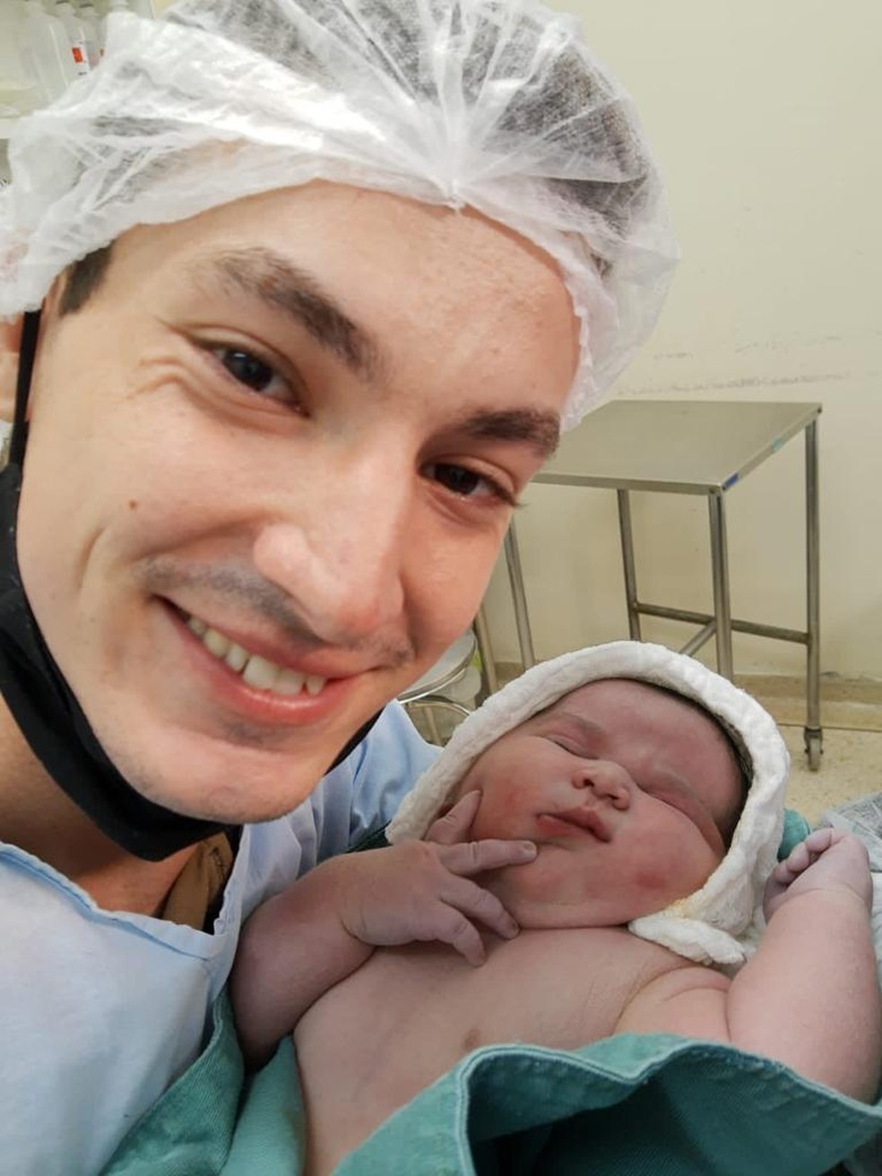 Bebê nasceu com 6,535 quilos e 57,5 centímetros, em Presidente Prudente (SP) — Foto: Arquivo pessoal