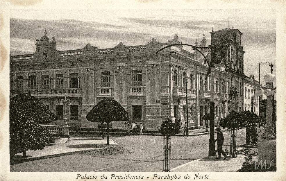 O palácio do governo estadual, localizado ao lado da praça Venâncio Neiva, no Centro da capital paraibana, em 1930 — Foto: Brasiliana Fotográfica Biblioteca Nacional