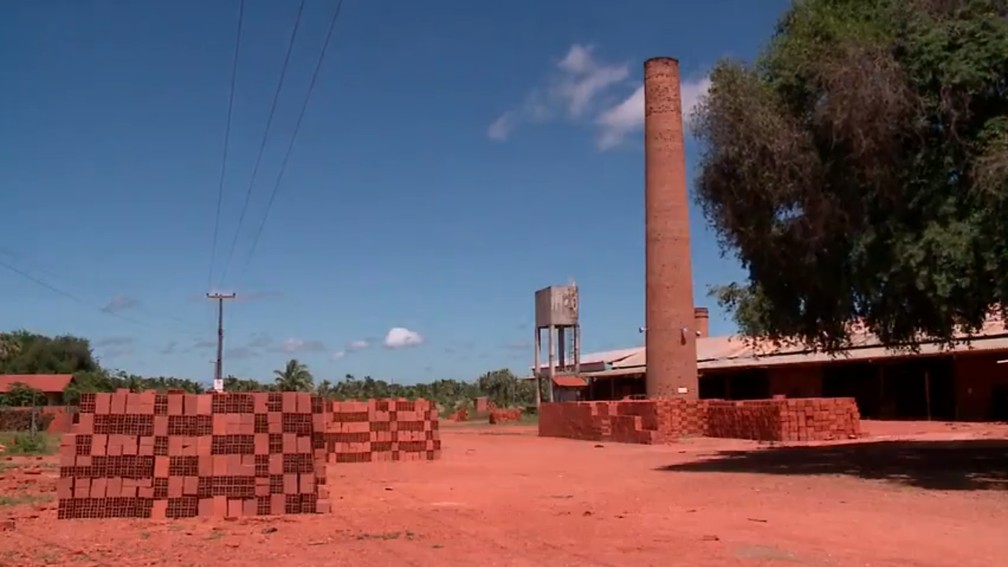 Solo da região de Nazária, no Piauí, é ideal para produção de cerâmica vermelha — Foto: TV Clube