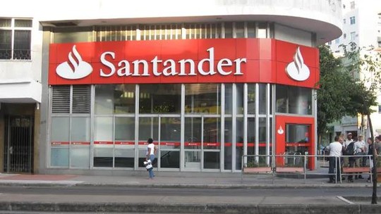 Santander Brasil tem lucro abaixo do esperado no 4º tri