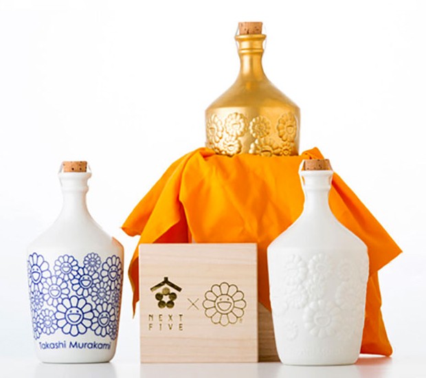 Garrafas de sake assinadas por Takashi Murakami (Foto: Divulgação)
