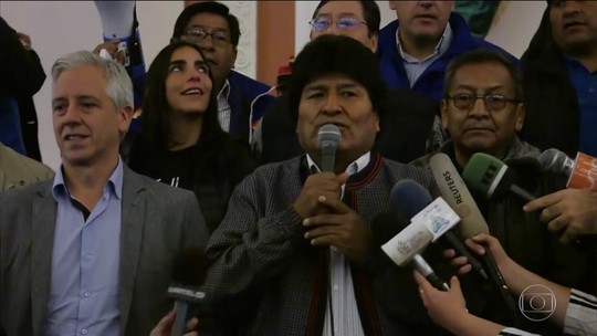 Quem é Carlos Mesa, ex-presidente boliviano que deve enfrentar Evo Morales no 2º turno 