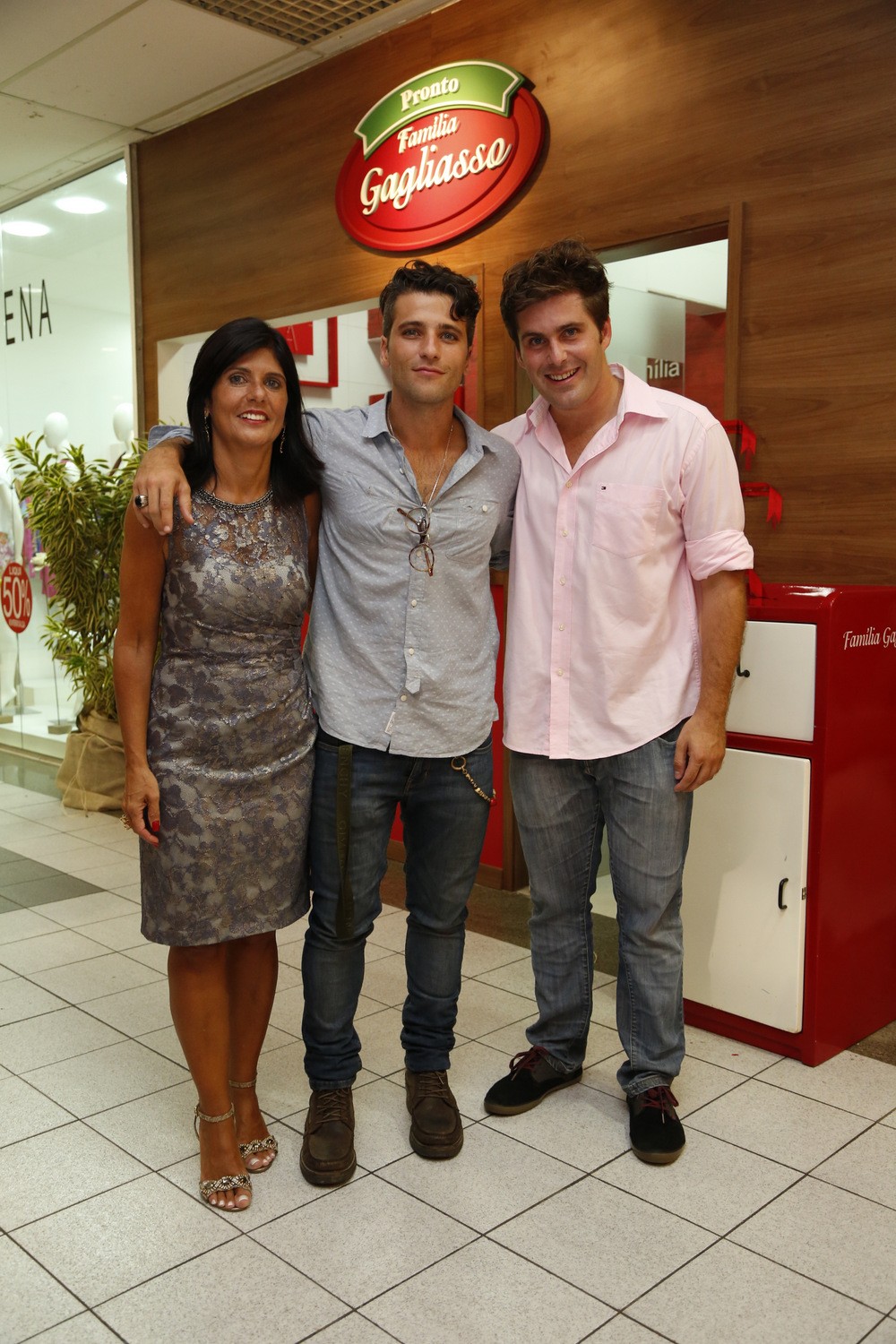 Lúcia, Bruno e THiago Gagliasso (Foto: Felipe Assumpção/AgNews)