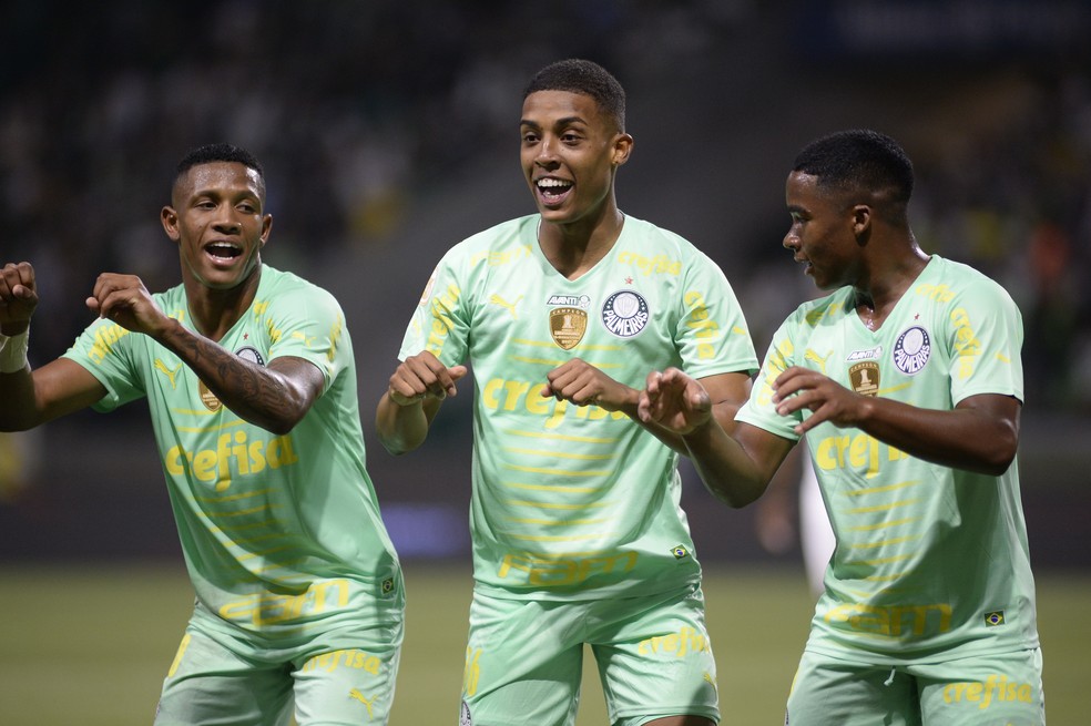 Jovens do Palmeiras ganham minutos na temporada e podem compor elenco em 2023