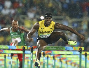 Omar McLeod.  110m com barreiras, baterias 01 (Foto: Reuters)