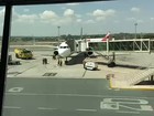 Vídeo mostra fumaça em avião após pouso no Aeroporto de Brasília