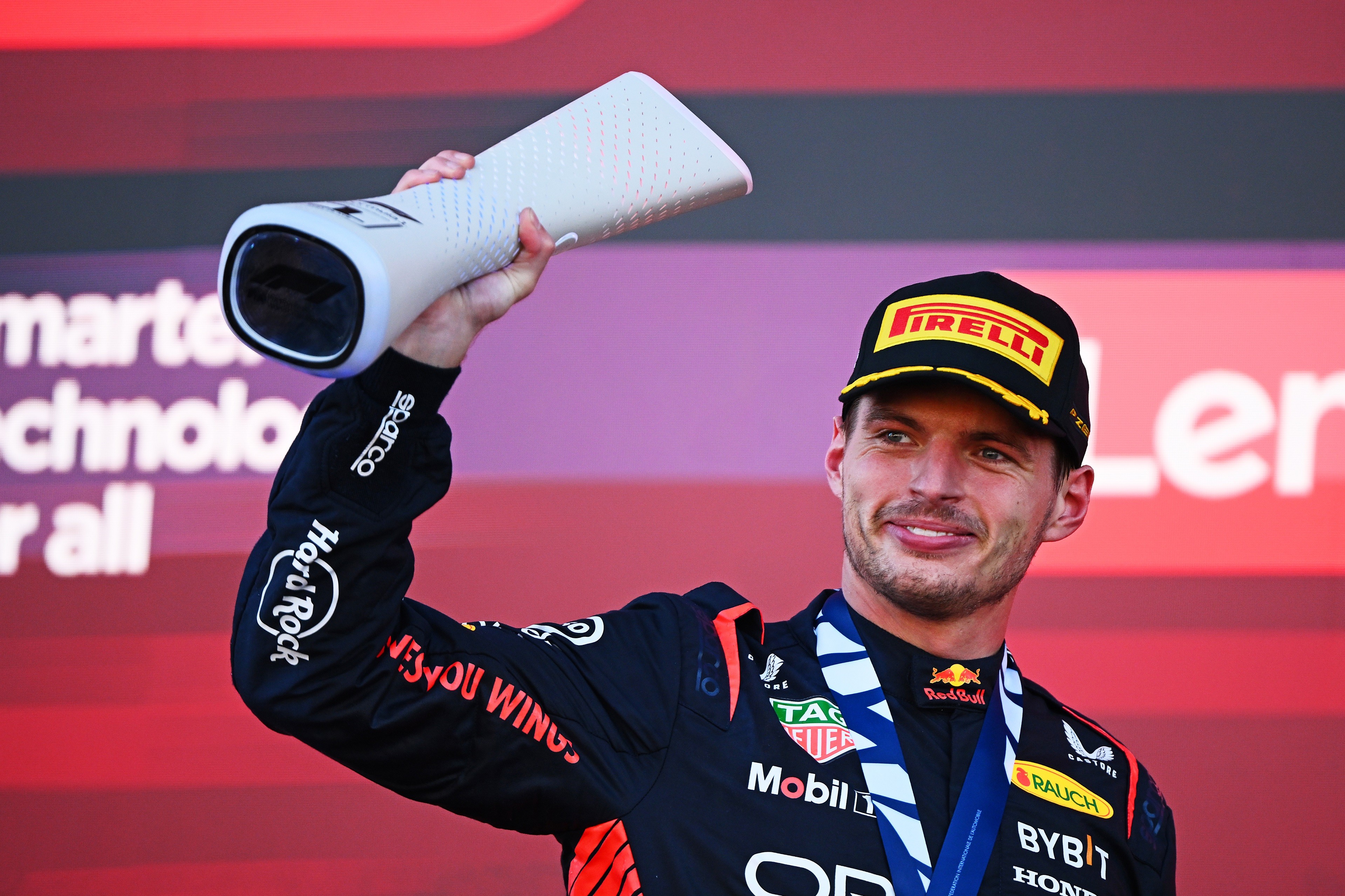Festa da RBR: Verstappen domina, cumpre promessa e vence no Japão