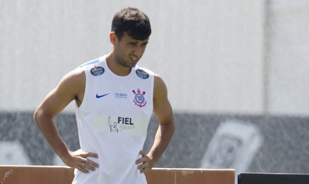 De 12º jogador a titular: Camacho busca novo status no Corinthians