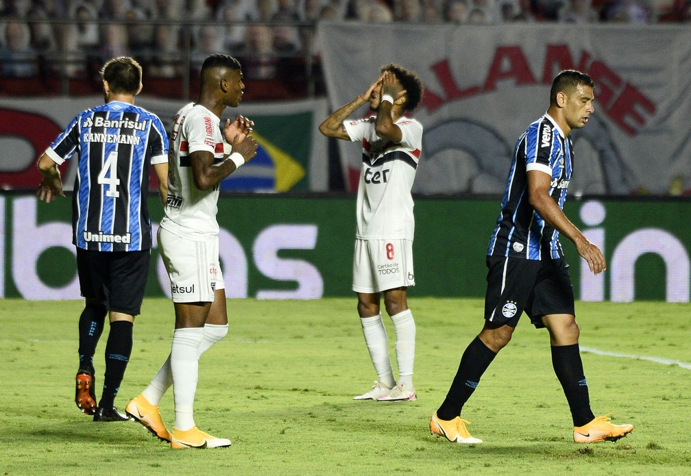 São Paulo vive jejum contra o Grêmio