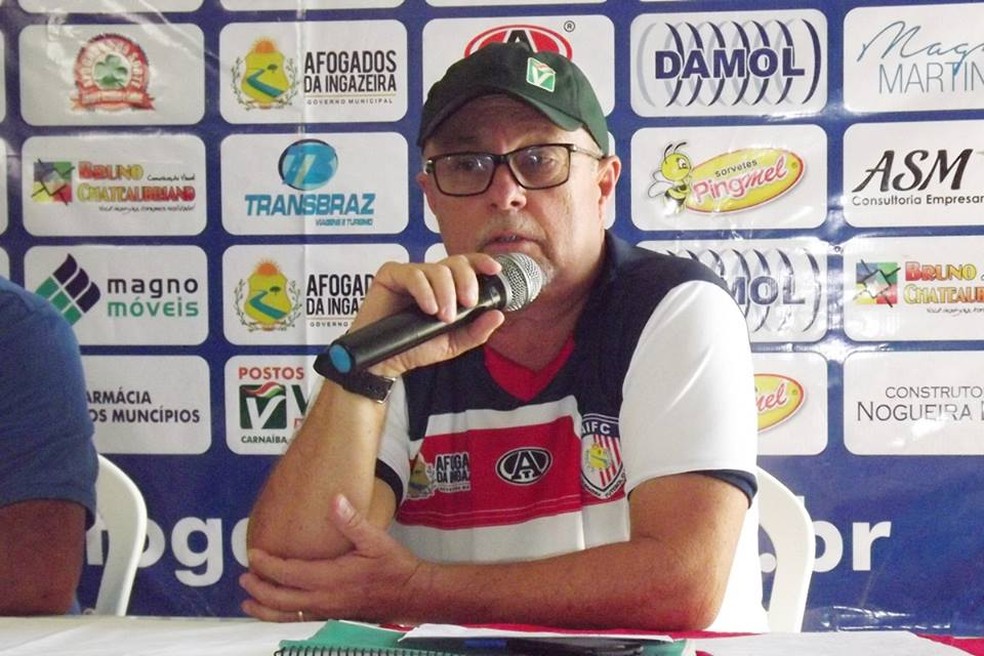 Pedro Manta divulgou elenco para o Estadual (Foto: Facebook / Reprodu&ccedil;&atilde;o)