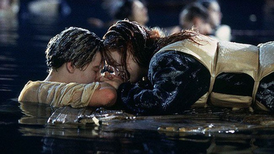 Cansado do embate, o diretor James Cameron pretende lançar especial sobre a possibilidade de Jack e Rose sobreviverem no filme Titanic