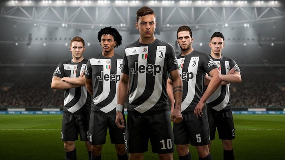 Novo logo da Juventus se transforma em listras tradicionais da equipe em FIFA 18 (Foto: Divulgação/EA Sports)