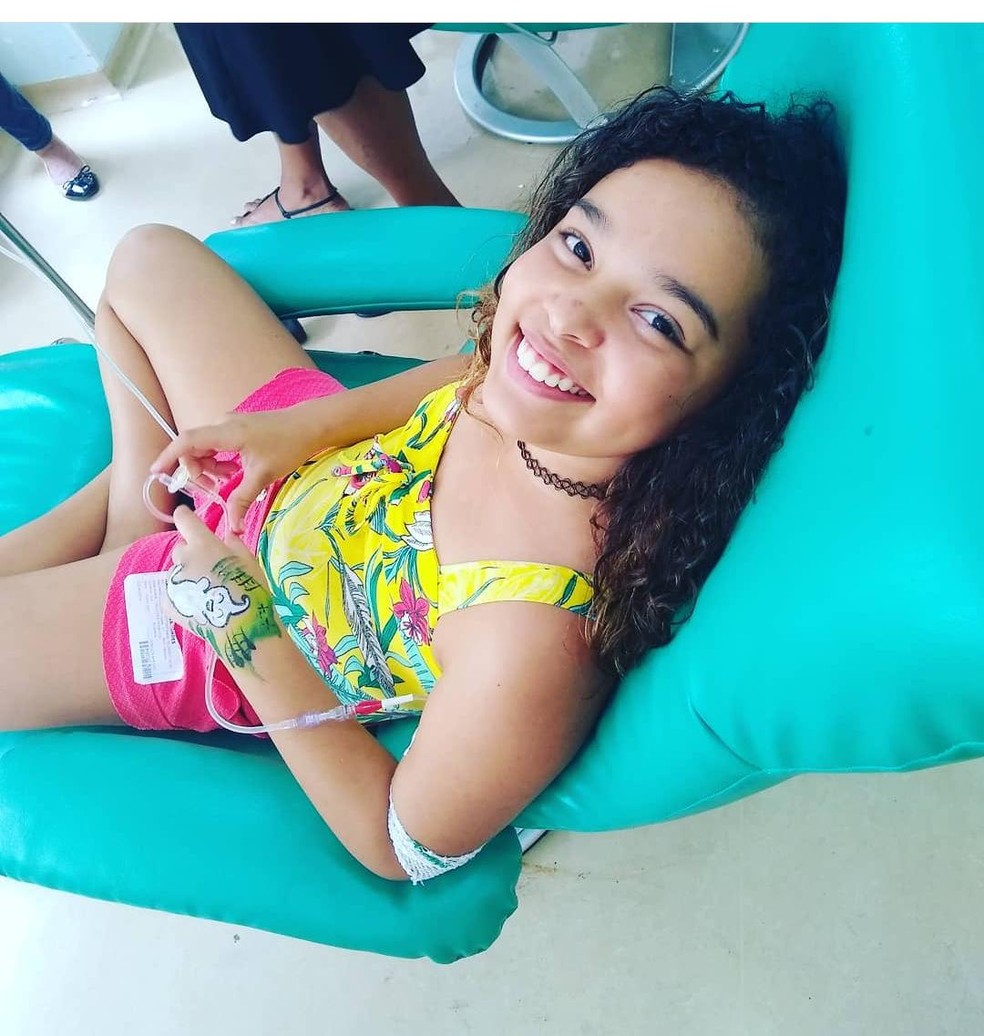 Criança já teve tumor ósseo e também luta contra doença rara — Foto: Arquivo pessoal