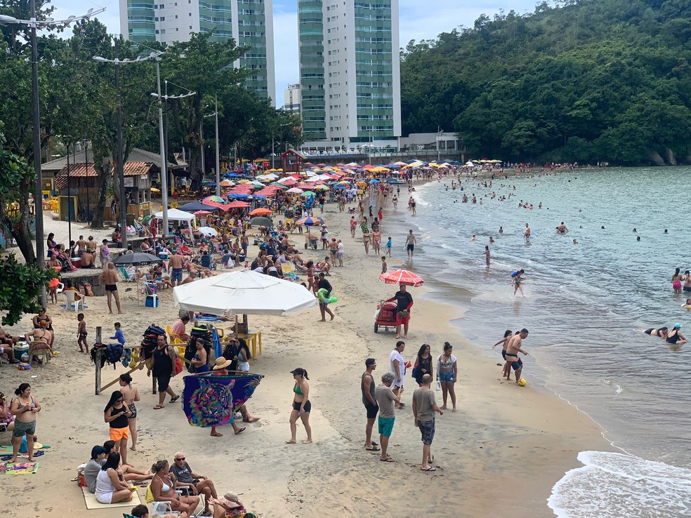 Litoral tem praias movimentadas neste sábado — Foto: Foto: João Mota / TV Vanguarda