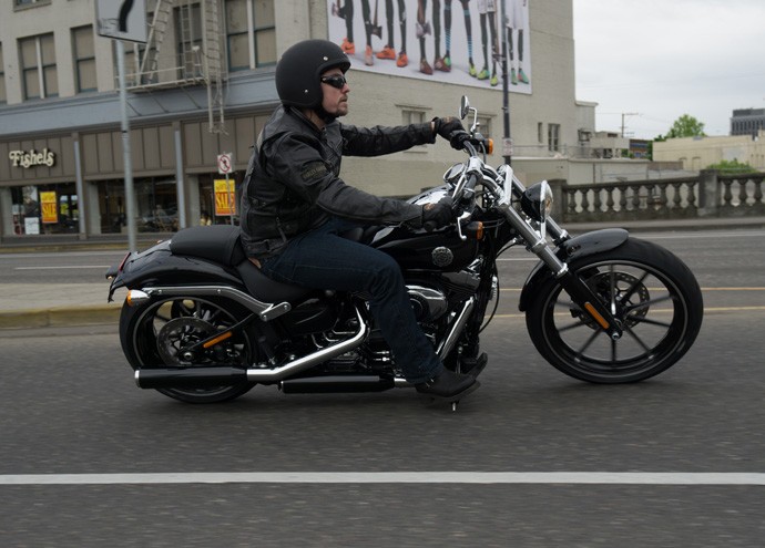 Moto de viagem perfeita? A Sacramento te ajuda a escolher!