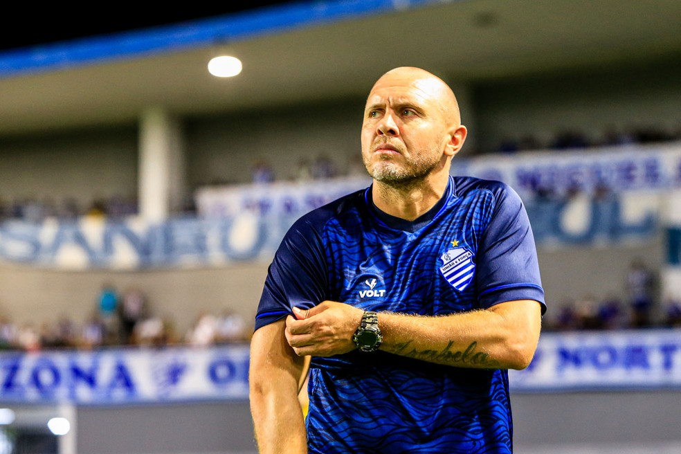 Mozart, técnico do CSA — Foto: Ailton Cruz/Gazeta de Alagoas