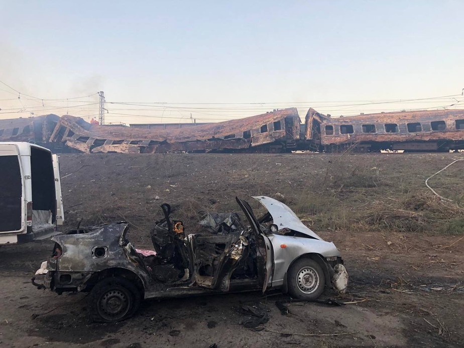 A Ucrânia afirmou que a Rússia realizou um bombardeio em uma estação de trem em Chaplyne, na região de Dnipropetrovsk, que teria deixado pelo menos 15 mortos