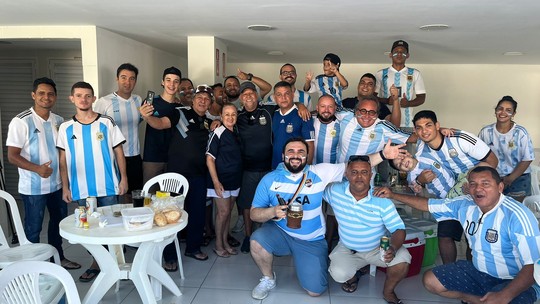 Argentinos e brasileiros comemoram juntos o título da Argentina na Copa do Mundo