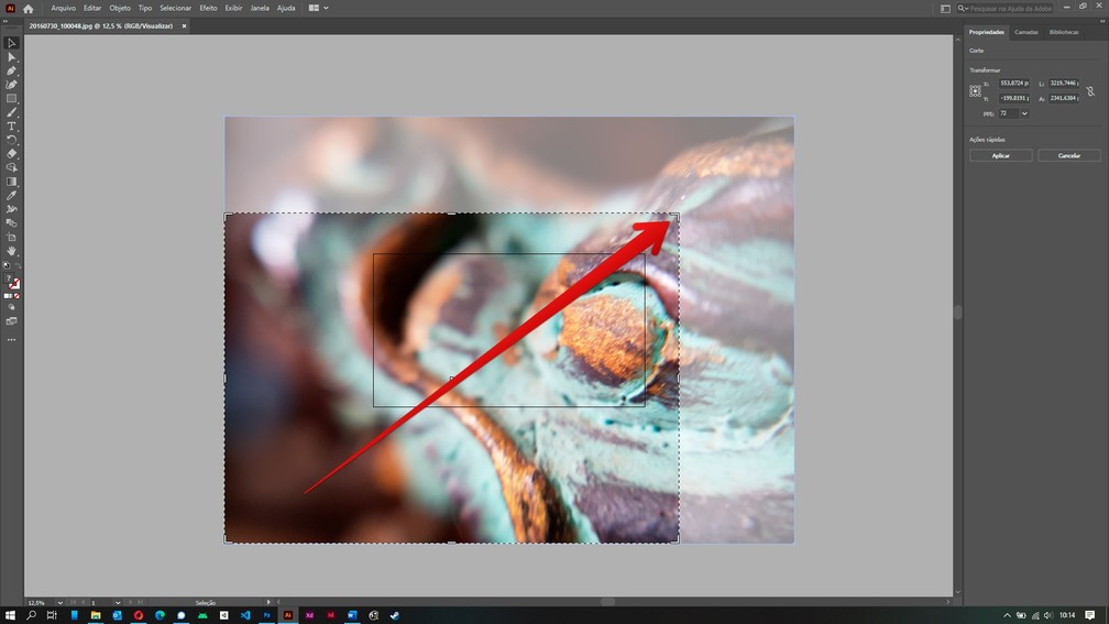 Como recortar foto no Illustrator? Ao arrastar a seleção, você define um corte livre — Foto: Reprodução/Filipe Garrett