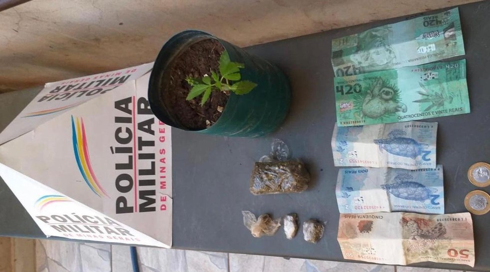 Nota de R$ 420 apreendida pela Polícia Militar em Unaí  — Foto: Polícia Militar
