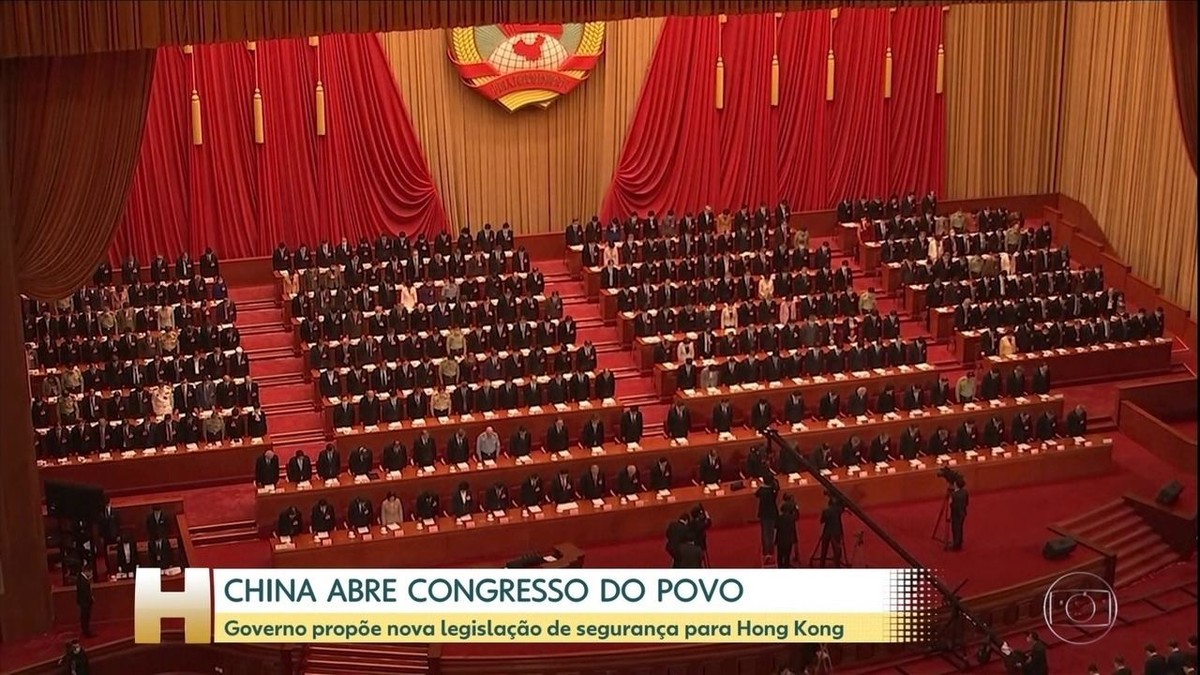 China diz que novas leis de Hong Kong não prejudicam investidor e critica 'intromissão' de outros países thumbnail