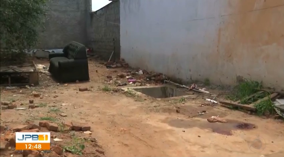 Homem é preso suspeito de matar amigo com picareta e esconder corpo em cisterna, na PB — Foto: TV Paraíba/Reprodução