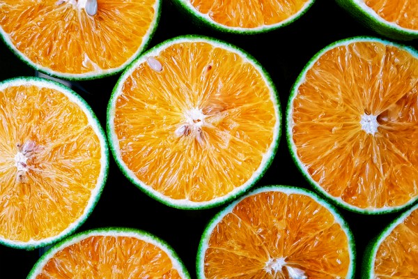 Frutas cítricas ajudam no fortalecimento do sistema imunológico (Foto: Mateus Bassan)