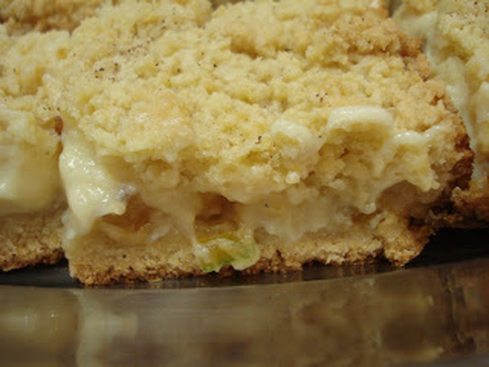 Cuca De Banana Com Leite Condensado E Farofa