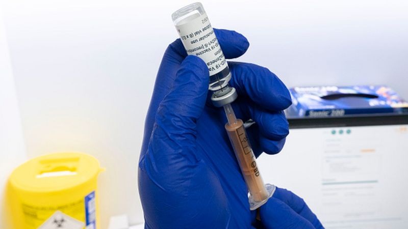 O desenvolvimento de novas versões das vacinas de mRNA e vetor viral não é tão difícil, do ponto de vista técnico (Foto: Getty Images via BBC News)